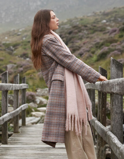 Fluffy Scarf – 156 69 432 m 2025 01.jpg