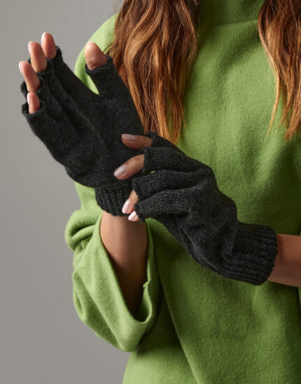 Fingerless Gloves – 340 69 130 m 2025 01.jpg
