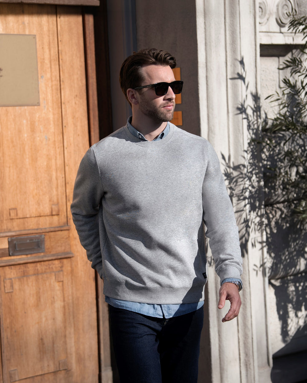 Sweatshirt mit Logo besticken lassen